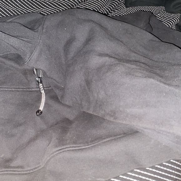 LuLuLemon Women’s Oversized Scuba Half-Zipped hoodie - Picture 9 of 11